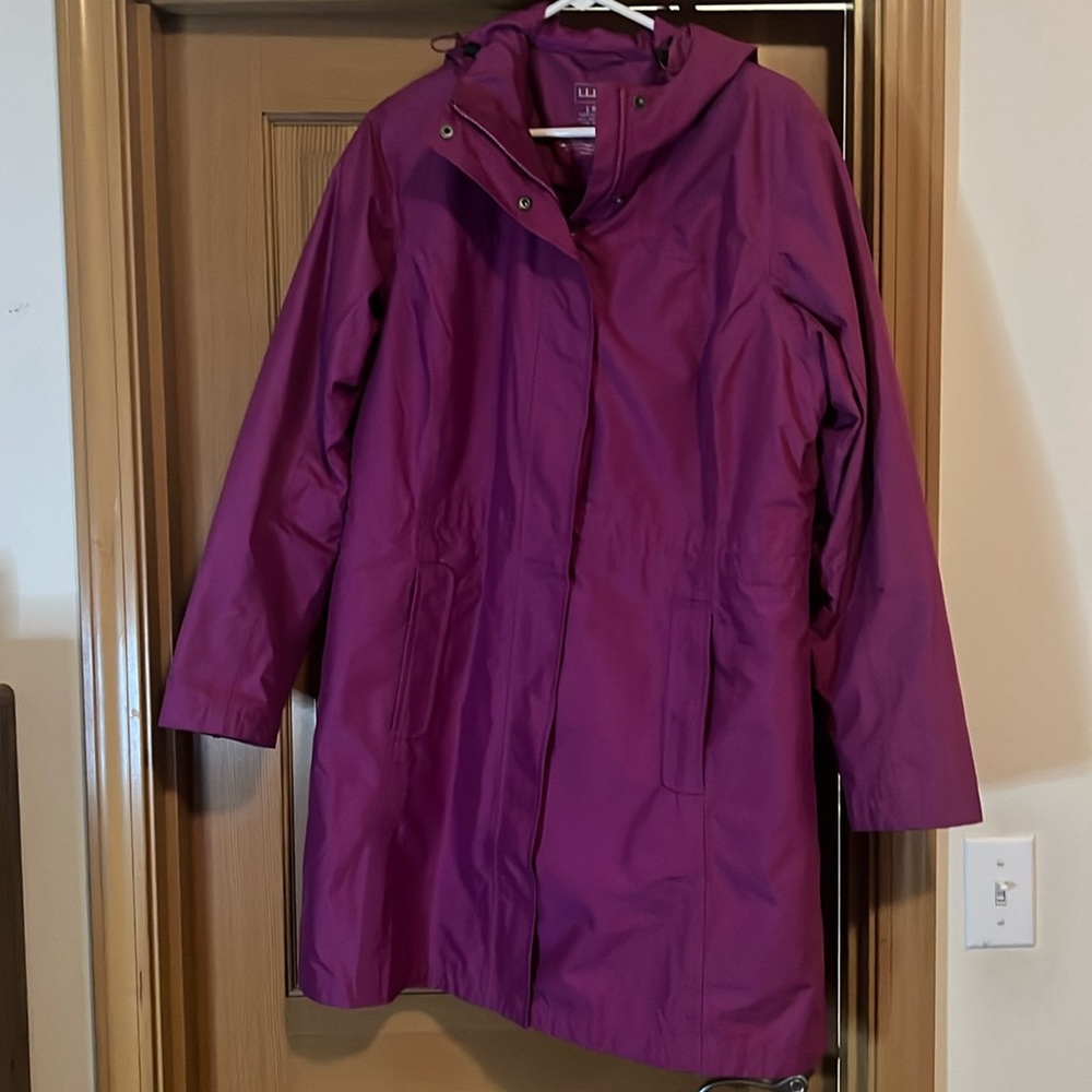 L.L.Bean Women's H2OFF Raincoat, PrimaLoft-Lined, Wild Aster, (Pink), 287447